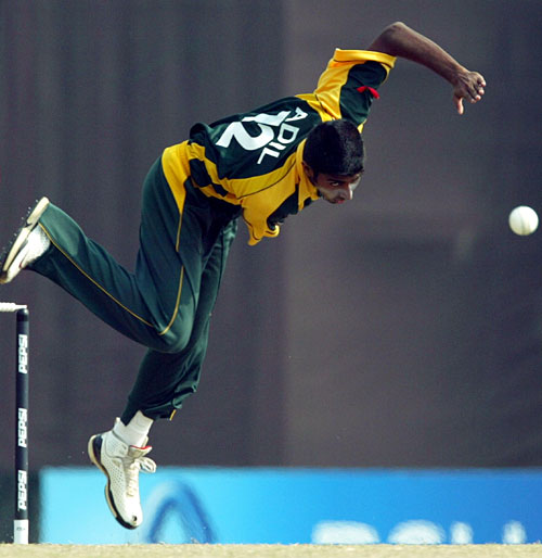 Cricket Bowling Style